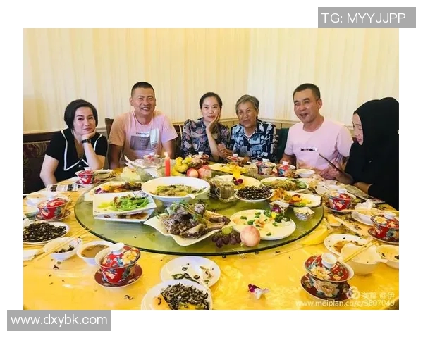 昔日球场英雄重聚时光定格：过气足球明星合照回顾辉煌岁月